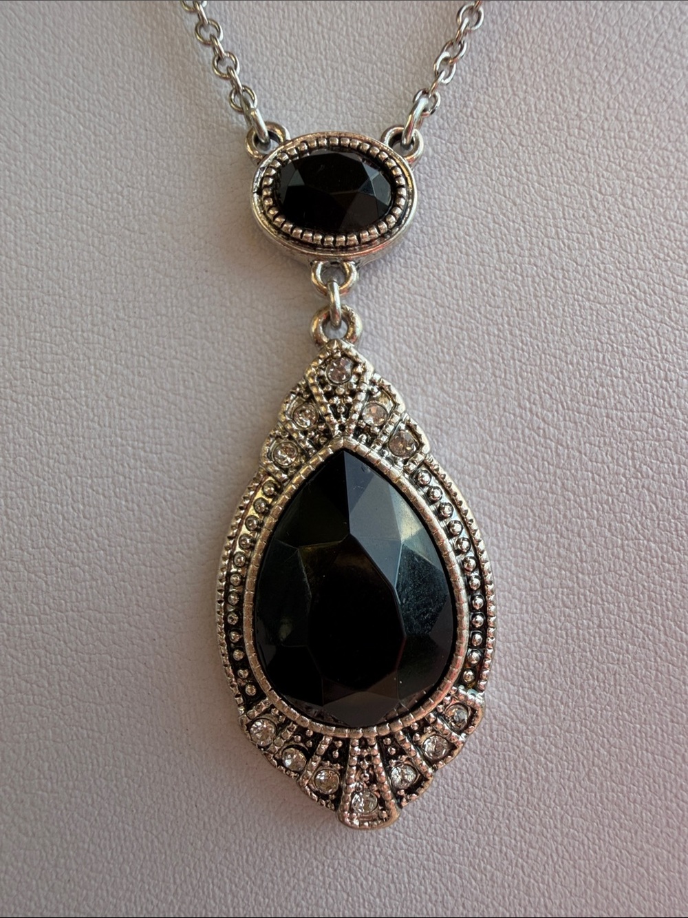 NRT Black Cabochon & Crystal Necklace – Adjustable Length – Silver Tone – Excell